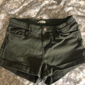 h and m olive shorts